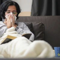 Простуда та ГРВІ: як вберегти себе і не піддати небезпеці інших під час повітряної тривоги?